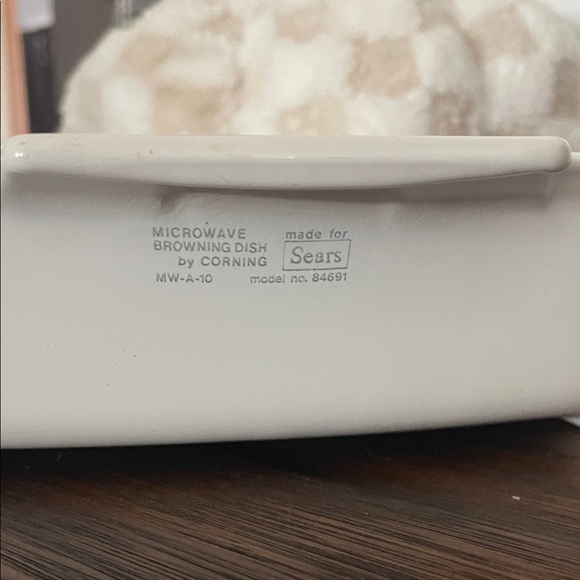 Corningware White 10” Baking Dish with Blue Daisy Design - Picture 3 of 3